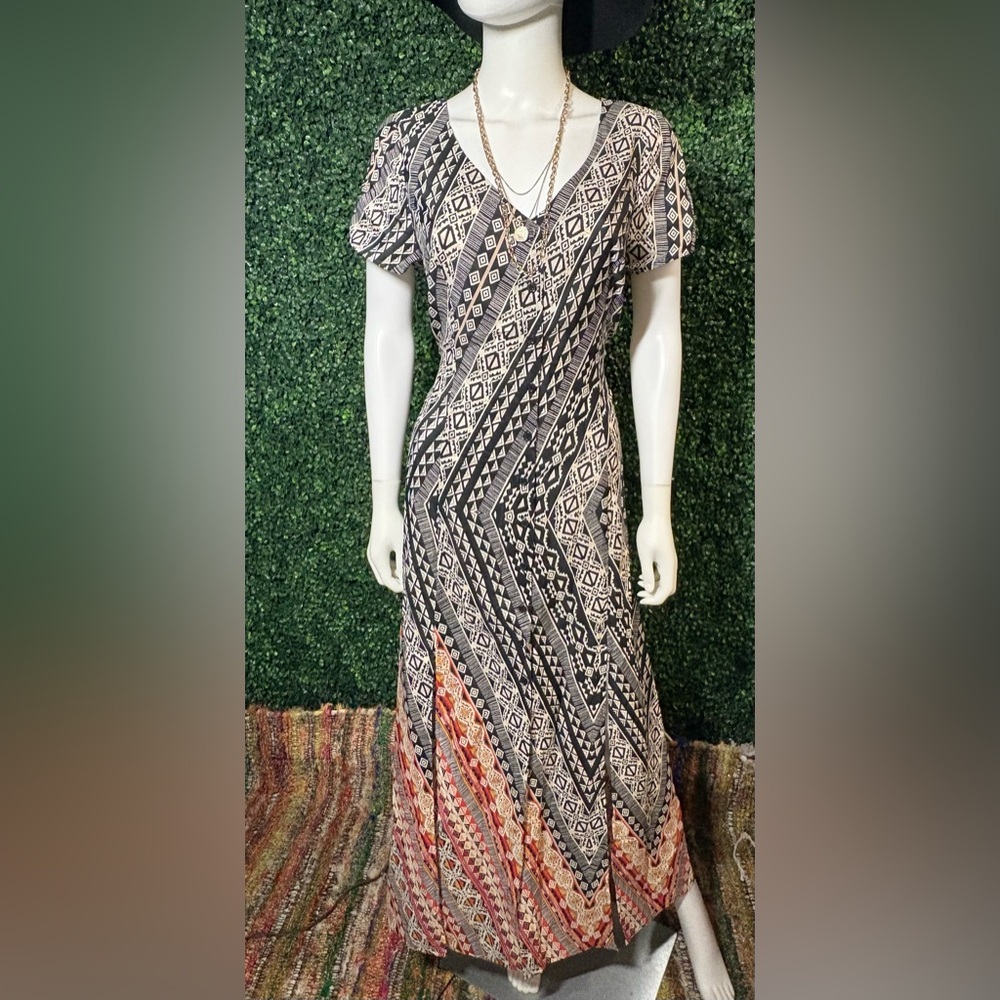 Elegant Geometric Patterned Maxi Dress